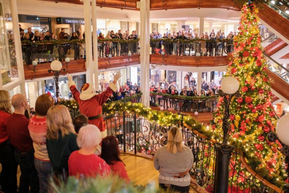 Princes Square, Glasgow – Christmas Decoration Installation Main Photo